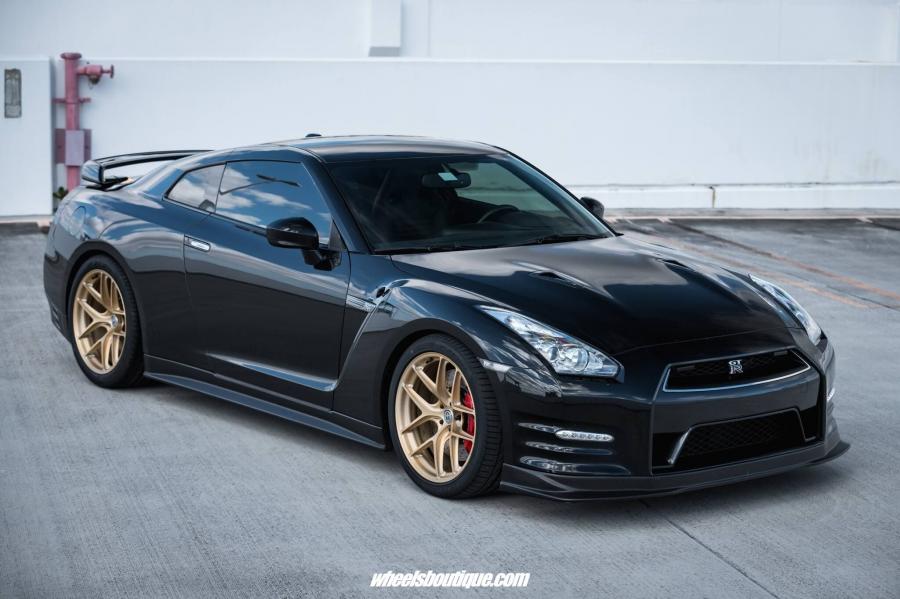  Nissan GT-R on HRE Wheels (R101 Lightweight) 2019 года  (фото 1 из 12)